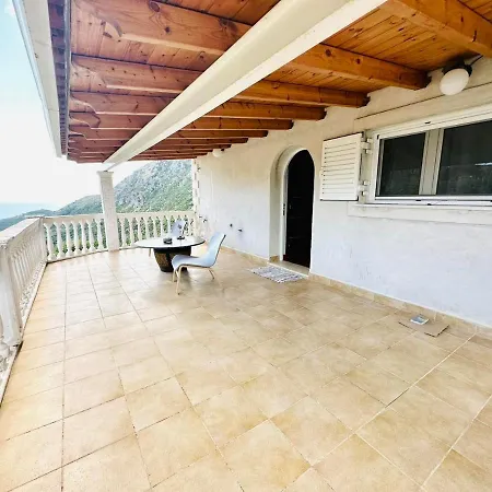 Vista Apartment *